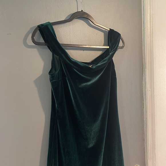 Urban Outfitters Off the‎ Shoulder Bodycon Mini Dress in Green Velvet Size L - Picture 6 of 10